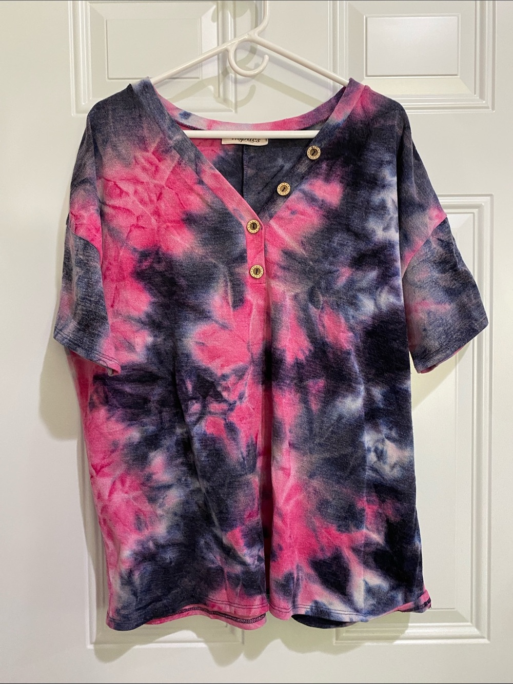 Women's Tie-Dye Henley Tee - Pink & Navy
